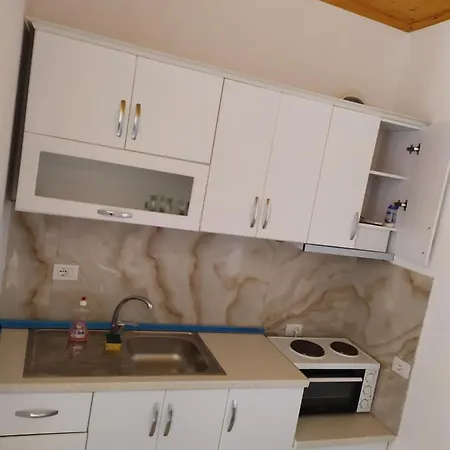 Dervishaj 2 דירה